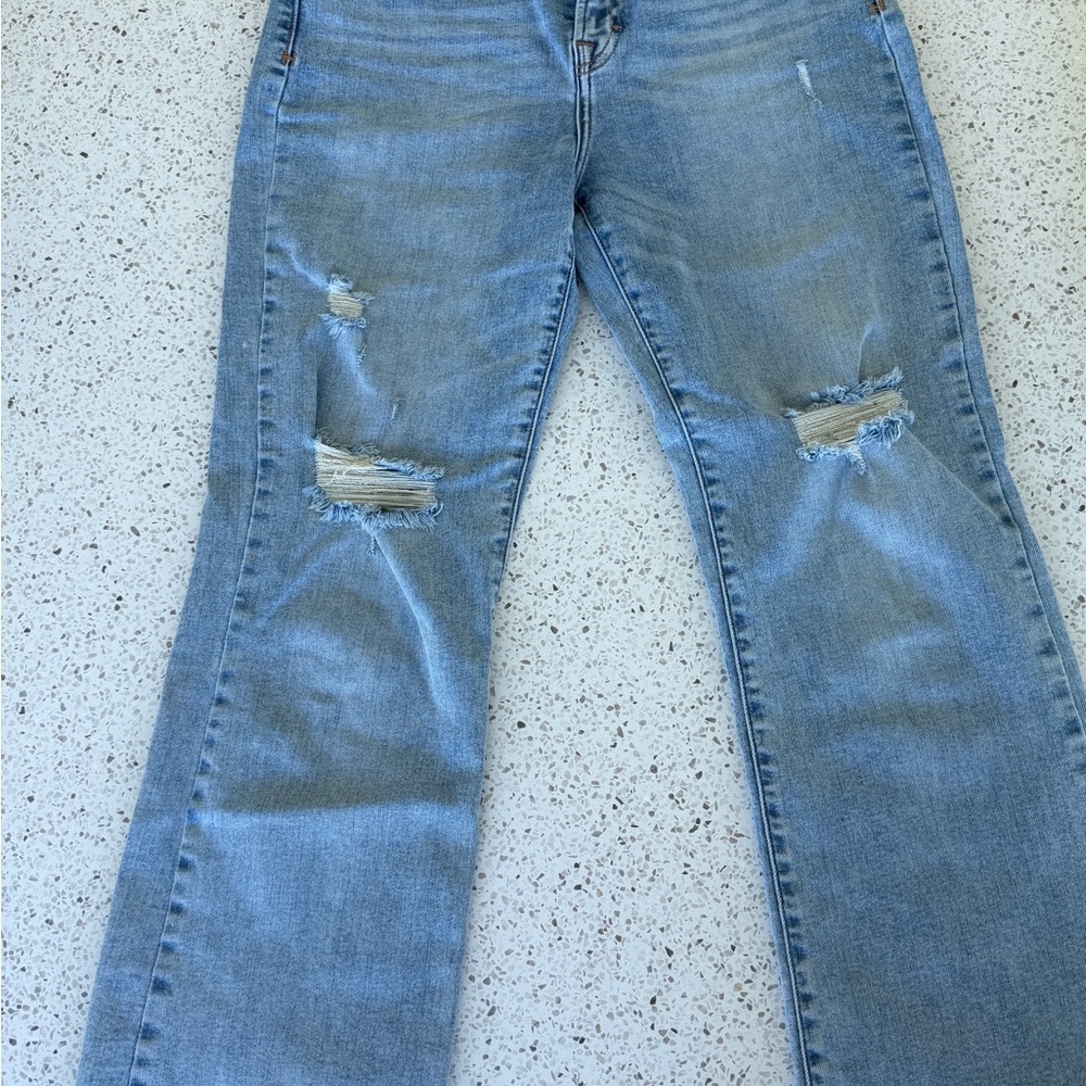 Women's High Rise Light Blue Jeans with Wide Leg Frayed Bottom